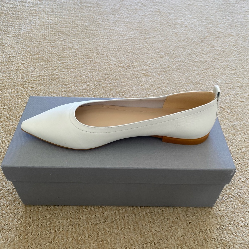 NWT Everlane 40 hour flat Italian leather cream size 8